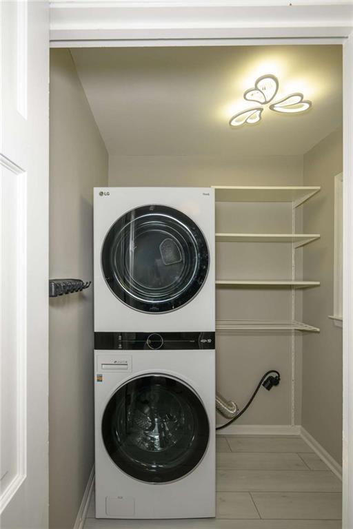 Building Photo - 151 Lakeside Dr NW