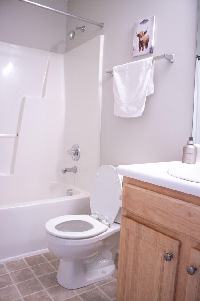 Building Photo - 1024 S Philwood Ct