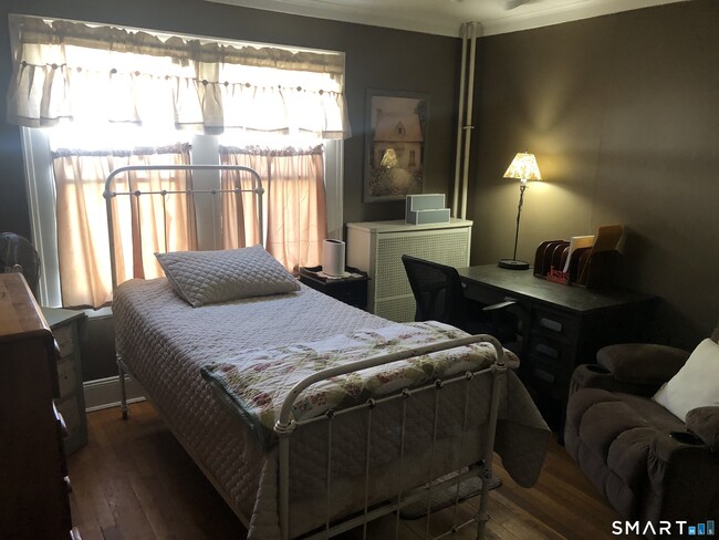 Building Photo - 317 Garden St