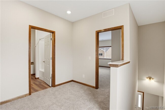 Building Photo - 1130 Orchard Park Rd