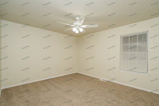 Building Photo - 6905 S Oswego Ave