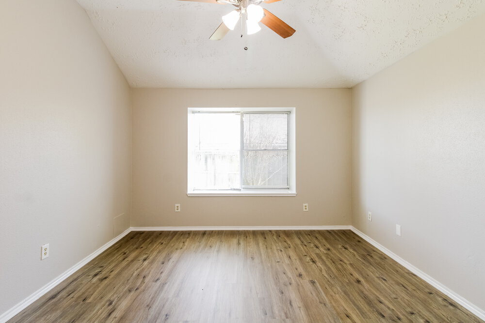 Building Photo - 15503 Boulder Oaks Dr