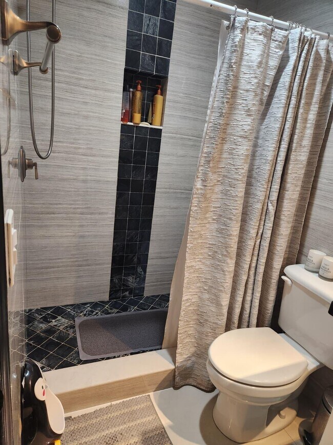 Building Photo - 12760 Spinnaker Ln