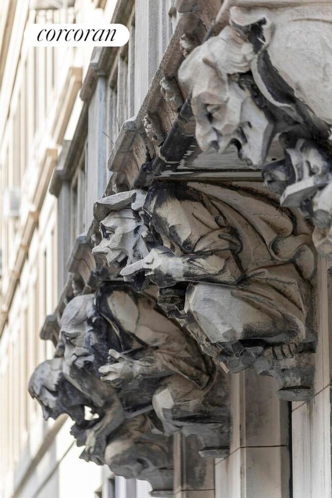 Building Photo - 527 W 110th St