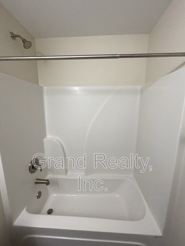 Building Photo - 4004 Roxies Ln