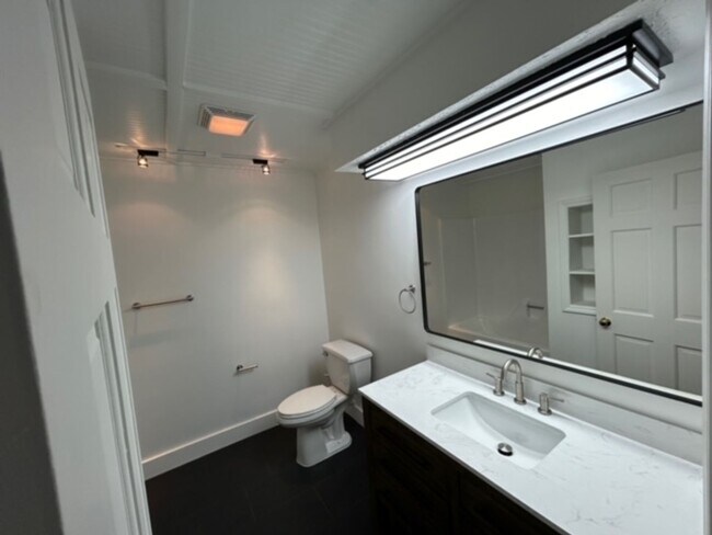 Building Photo - Central AVL - Large Custom Built Home with...