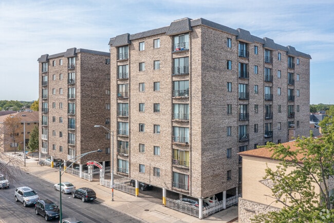 Building Photo - The American Elm
