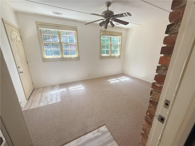 Building Photo - 1009 Verdi Way