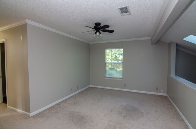 Building Photo - 313 Yorkshire Cir