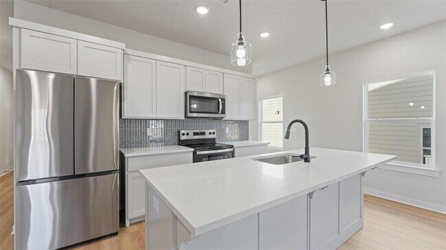 Building Photo - 1711 Cuppett Cir