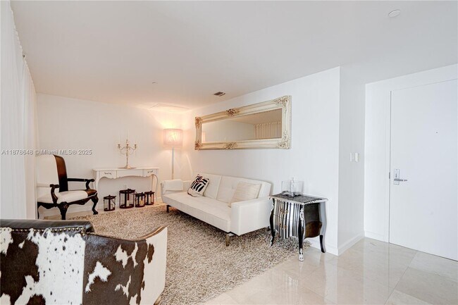 Building Photo - 495 Brickell Ave