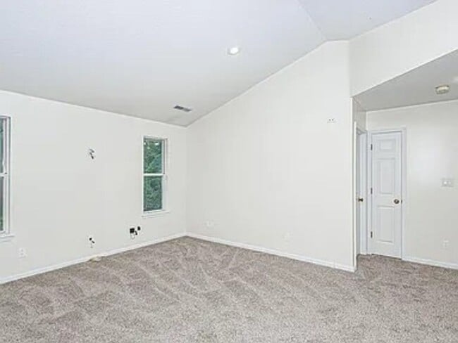 Building Photo - Great 3 Bedroom Home In South Columbia!