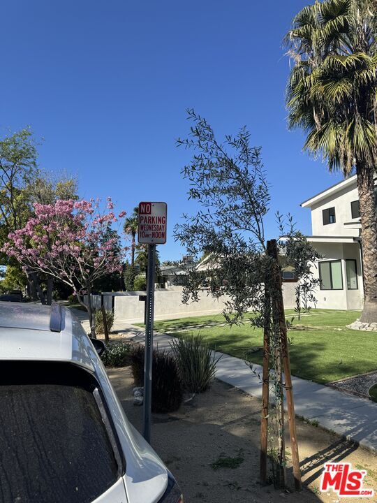 Building Photo - 446 N California St