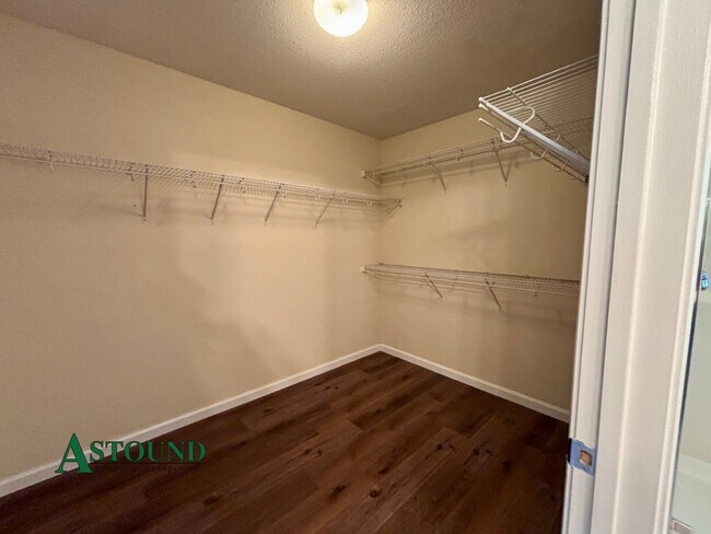Building Photo - 1268 Picadilly Ln