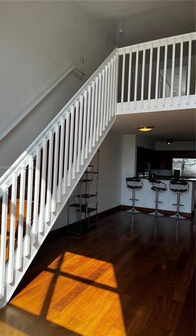 Building Photo - 1701 Sunset Harbour Dr