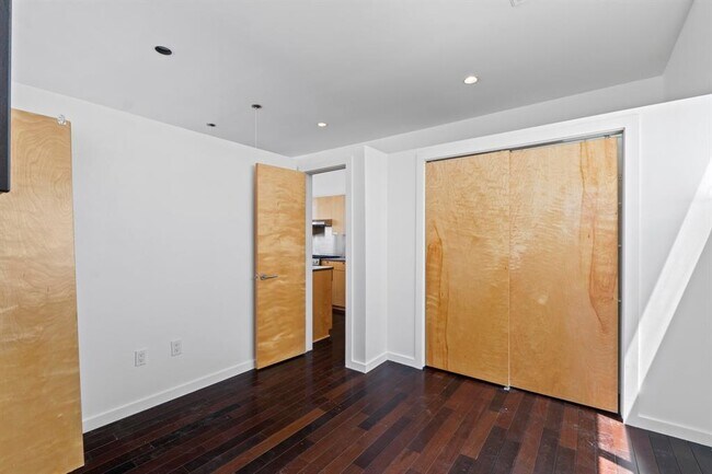 Building Photo - 508 E 53rd St