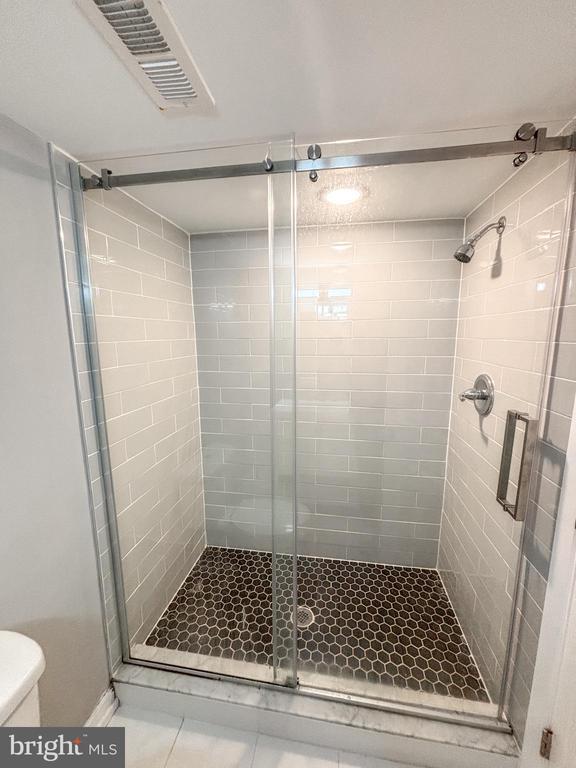 Building Photo - 2426 Jasper St