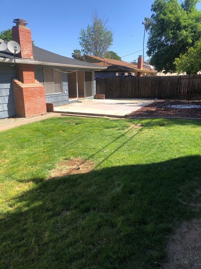 Building Photo - 3 bed 2 bath home for rent in SkyPark area Sacramento