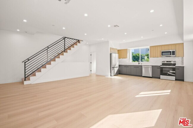 Building Photo - 1707 Burnside Ave