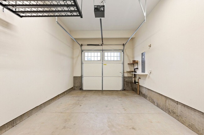 Building Photo - 13955 Traveler Rd