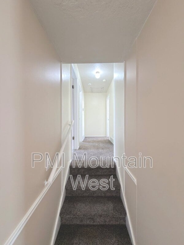 Building Photo - 1020 E 1275 N