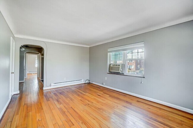 Building Photo - 2769 Losantiville Ave