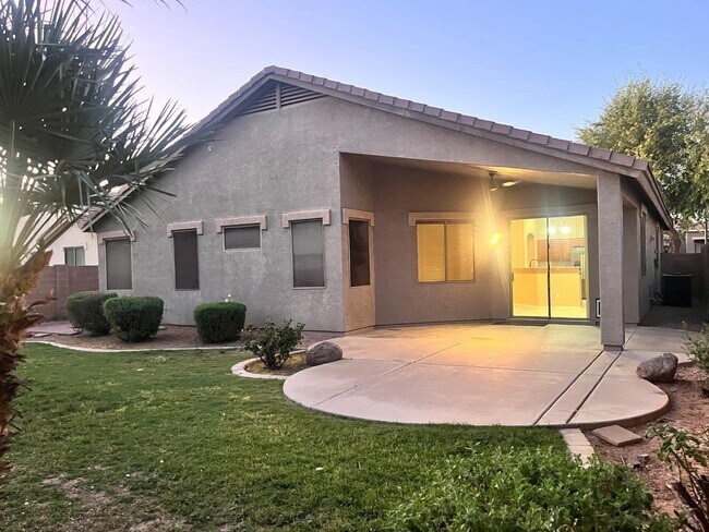 Building Photo - 3107 E Kingbird Pl