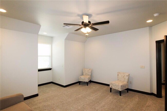 Building Photo - 4001 Sam Gordon Dr