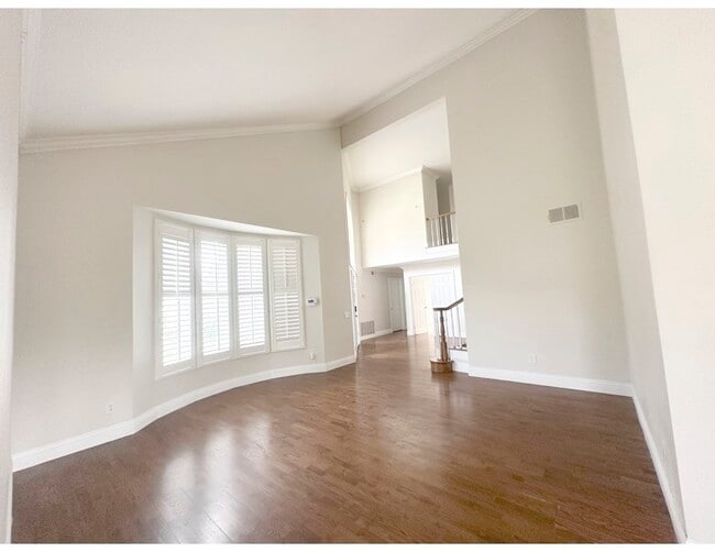 Building Photo - 19852 E Round Hill Ln