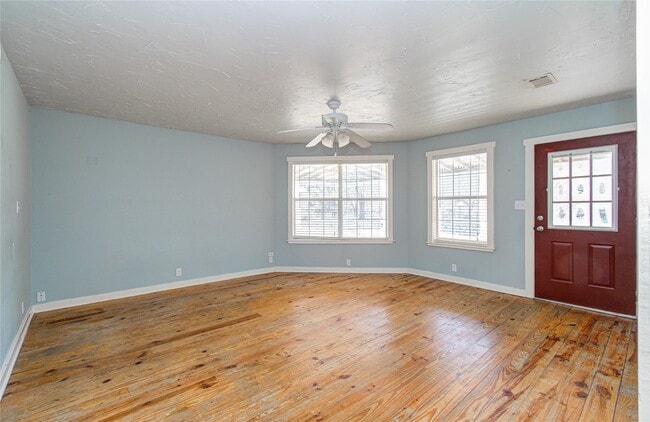 Building Photo - 15510 Cypress Garden Dr