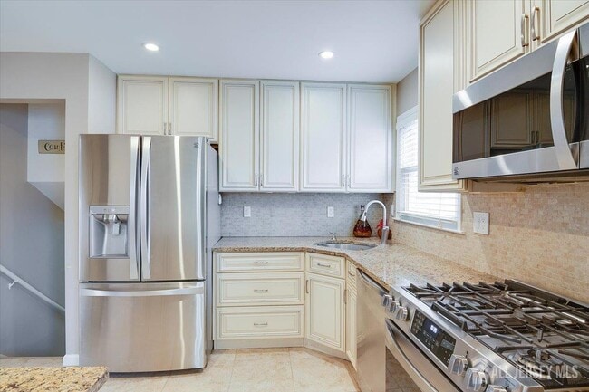 Building Photo - 3316 Beverly Rd