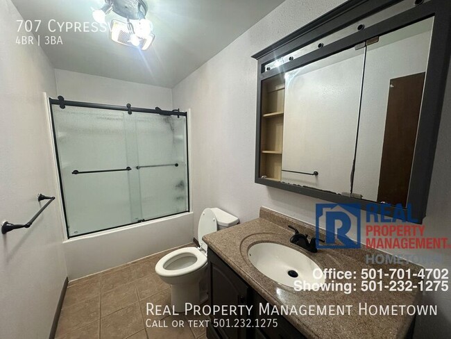 Building Photo - 707 Cypressvale-