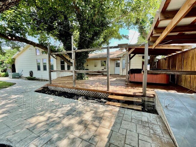 Building Photo - 4816 15th St