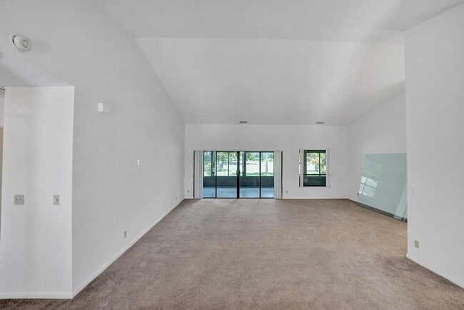 Building Photo - 8578 Eagle Run Dr