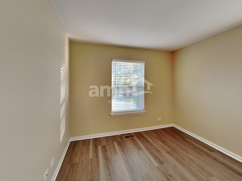 Building Photo - 2387 N Lancaster Ln