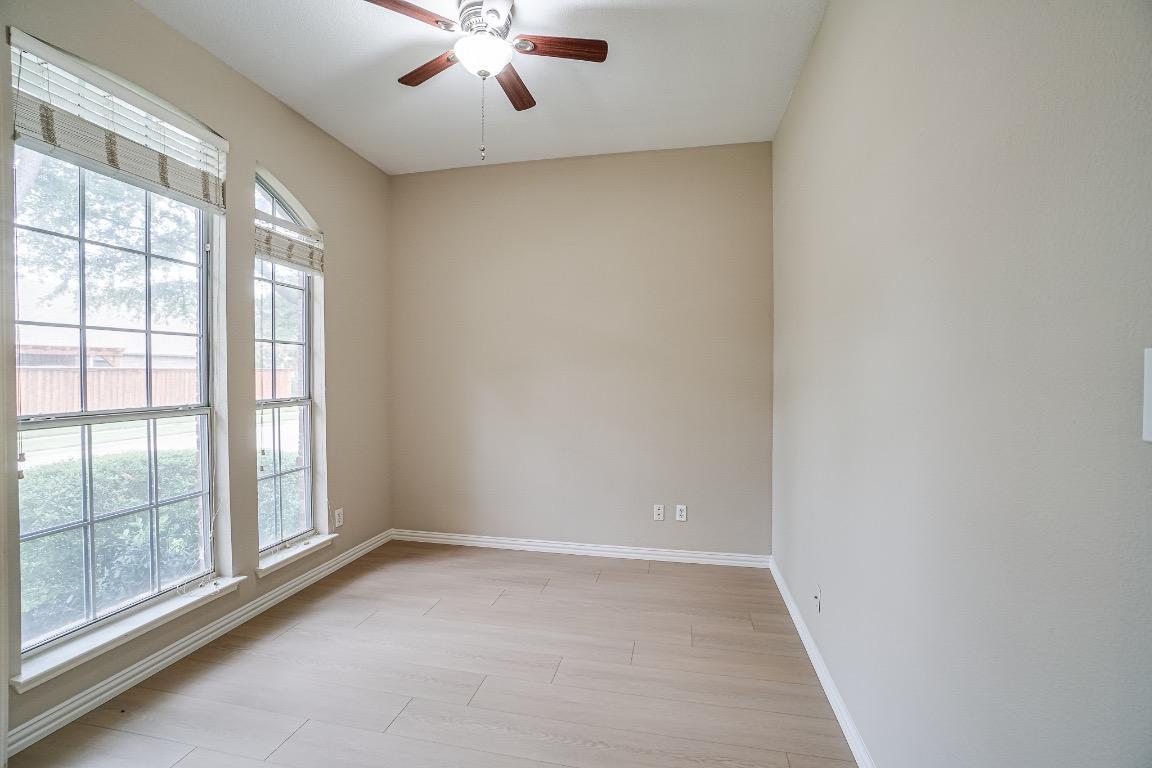 Building Photo - 9142 Crenshaw Ln