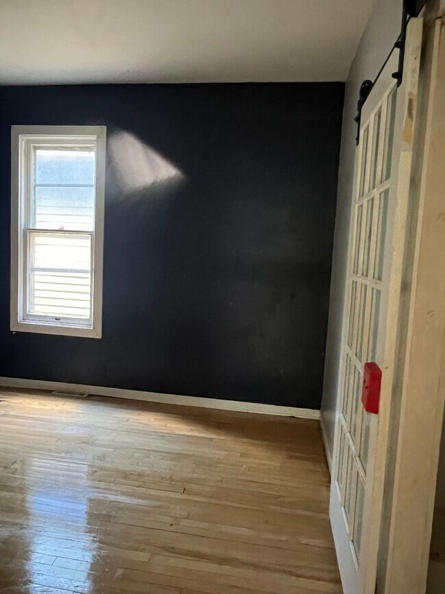 Building Photo - 3215 N 34th St