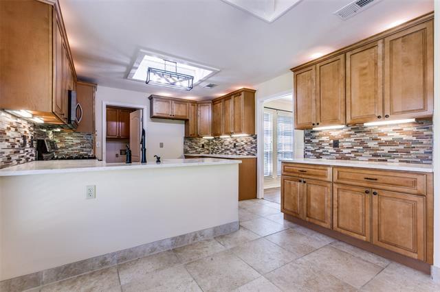 Building Photo - 2514 Golden Oaks Dr