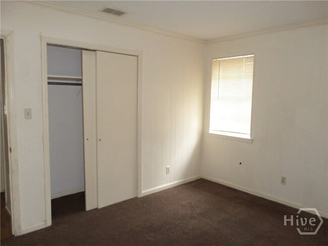 Building Photo - 203 W 58th St