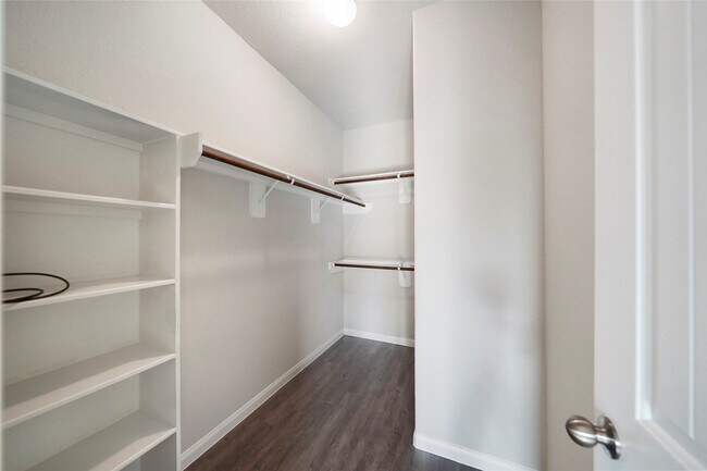 Building Photo - 4459 Eveslage Ln