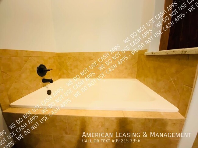 Building Photo - 6305 Highpoint Ave