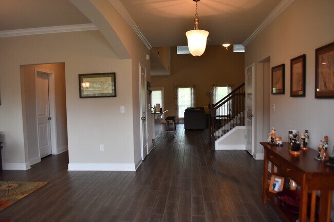 Building Photo - 192 Windchime Way