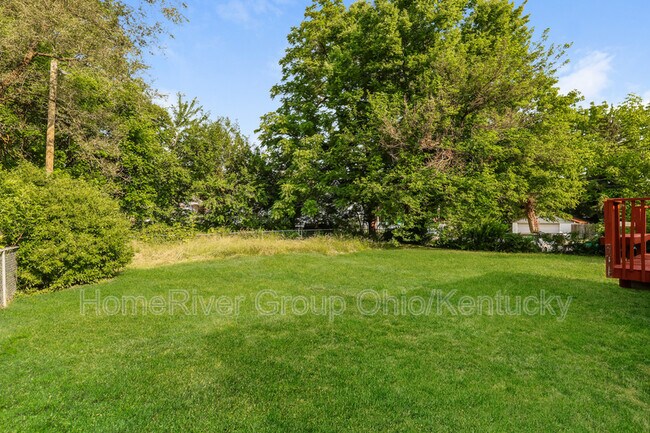 Building Photo - 4328 Lonsdale Ave