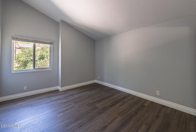 Building Photo - 1696 Shadow Oaks Pl