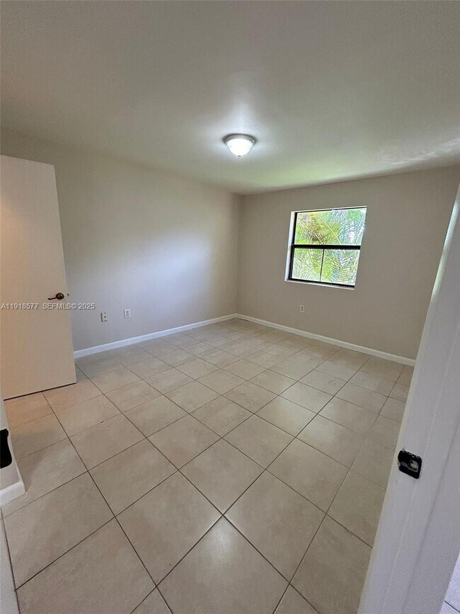 Building Photo - 15661 SW 104th Terrace