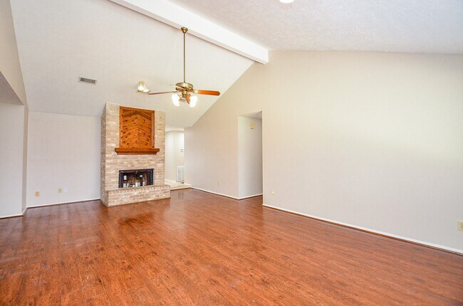 Building Photo - 19318 Quiet Brook Dr