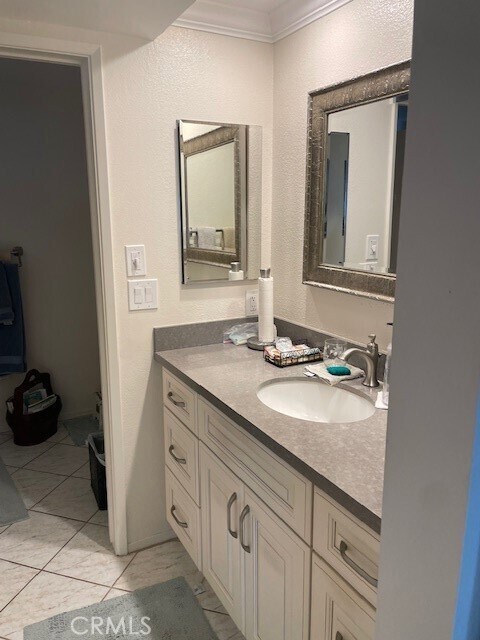 Building Photo - 5515 Paseo Del Lago W