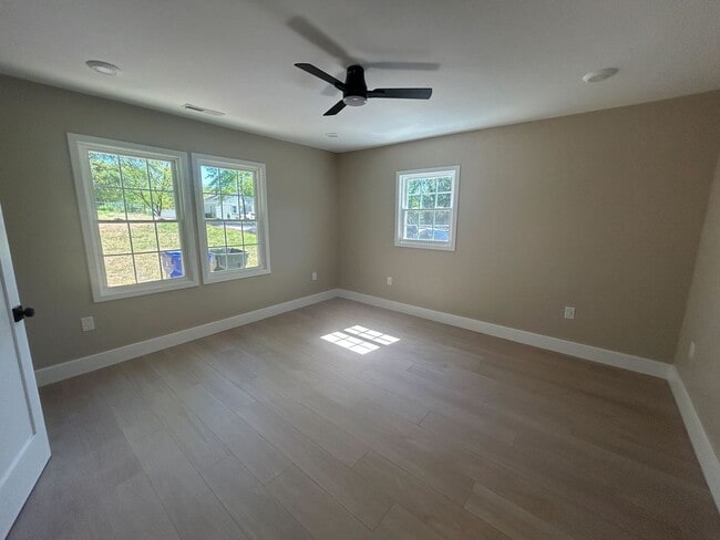 Building Photo - Beautifully Renovated 3 bedroom/3 bath**Historic Overbrook
