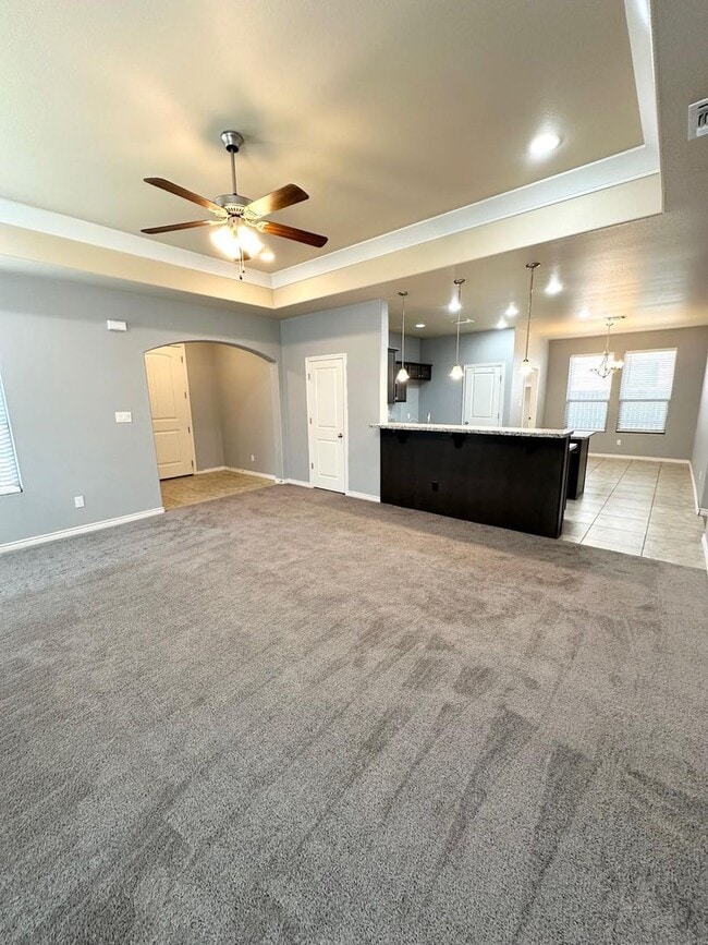 Building Photo - 3 Bed 2 Bath Ready to Rent ASAP! Granite/ Large Master Bedroom!