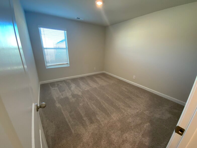 Building Photo - 12408 Larue Ln